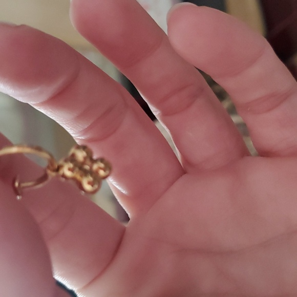 COPY - Louie Vuitton earrings!! - Picture 3 of 6